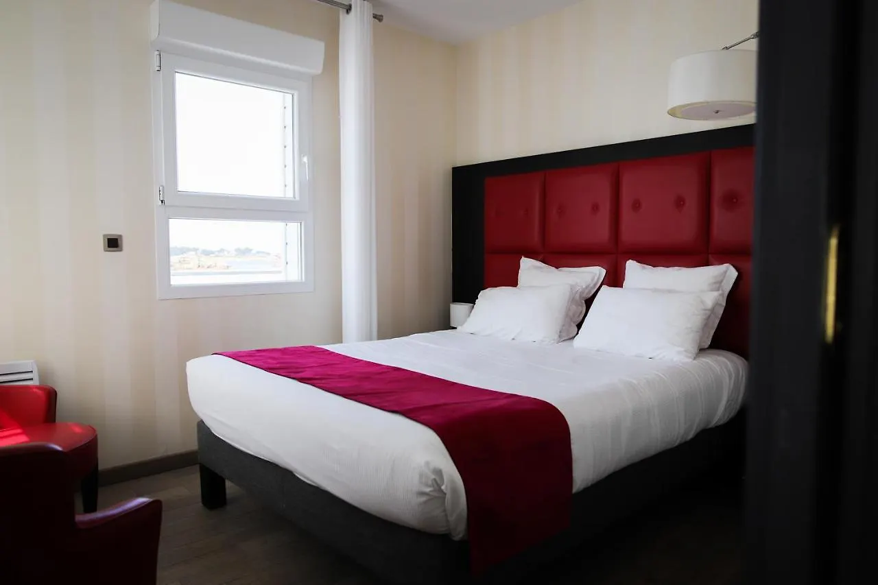 Logis Hotel Saint Guirec Et De La Plage Perros-Guirec 2*,  Francie