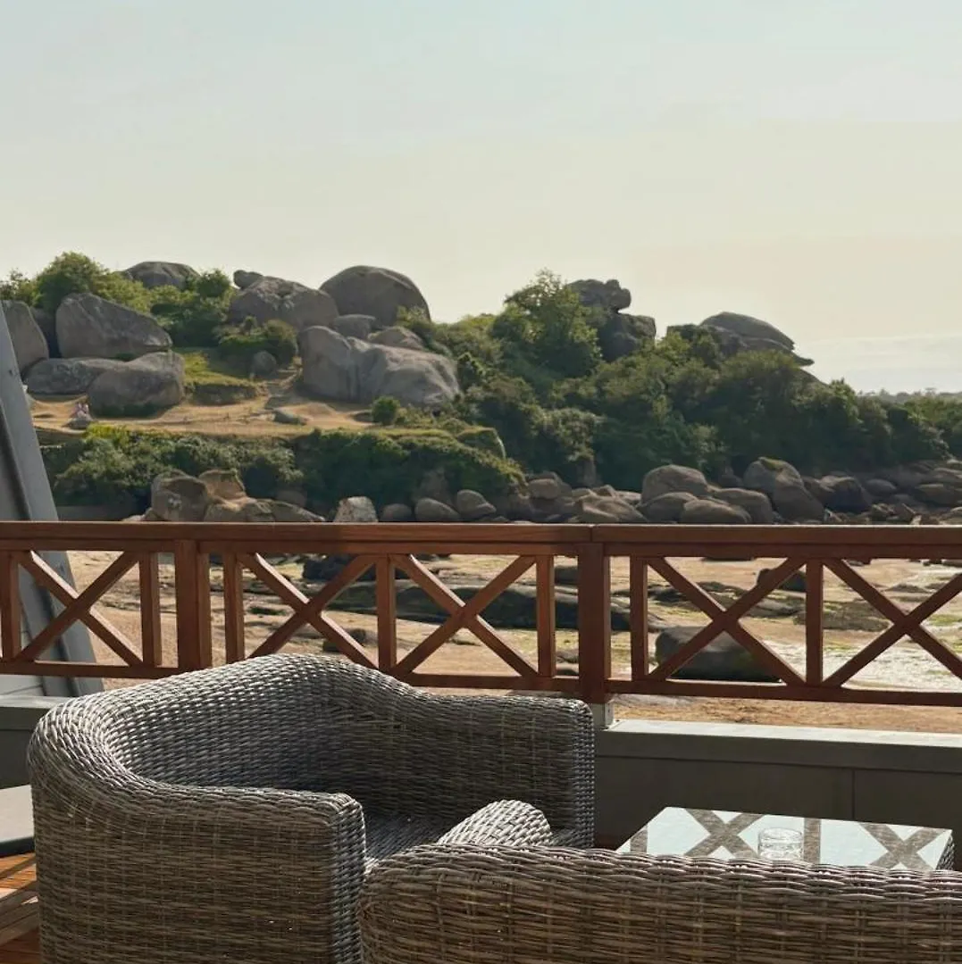 Logis Hotel Saint Guirec Et De La Plage Perros-Guirec 2*,