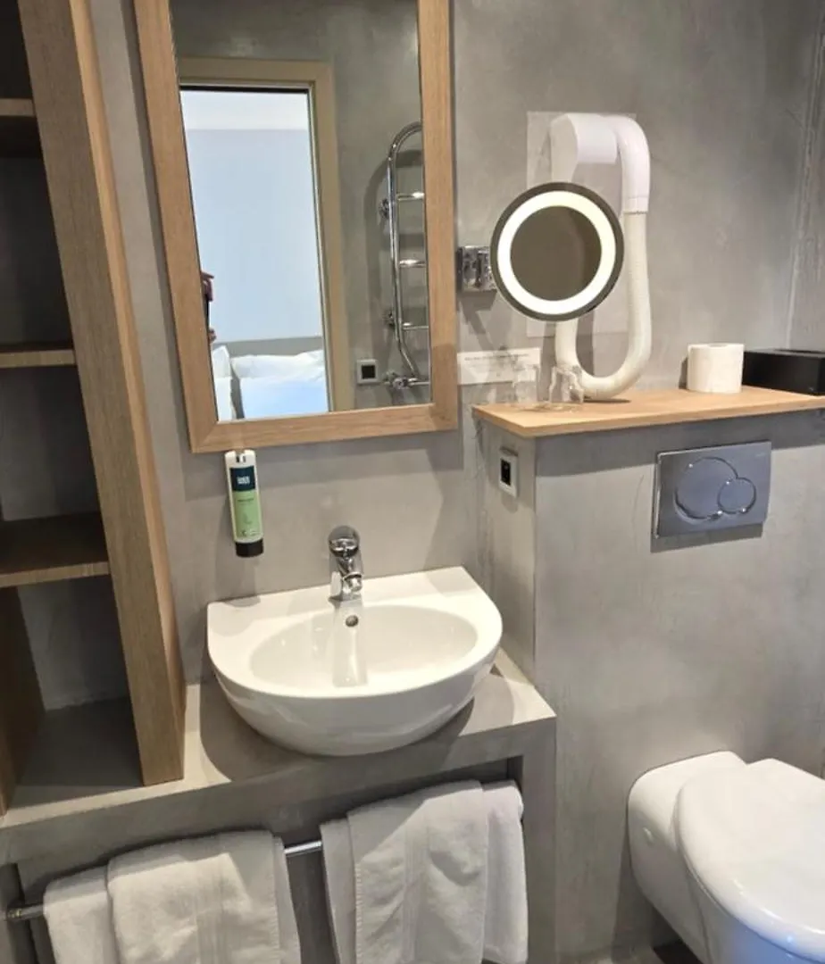 Logis Hotel Saint Guirec Et De La Plage Perros-Guirec