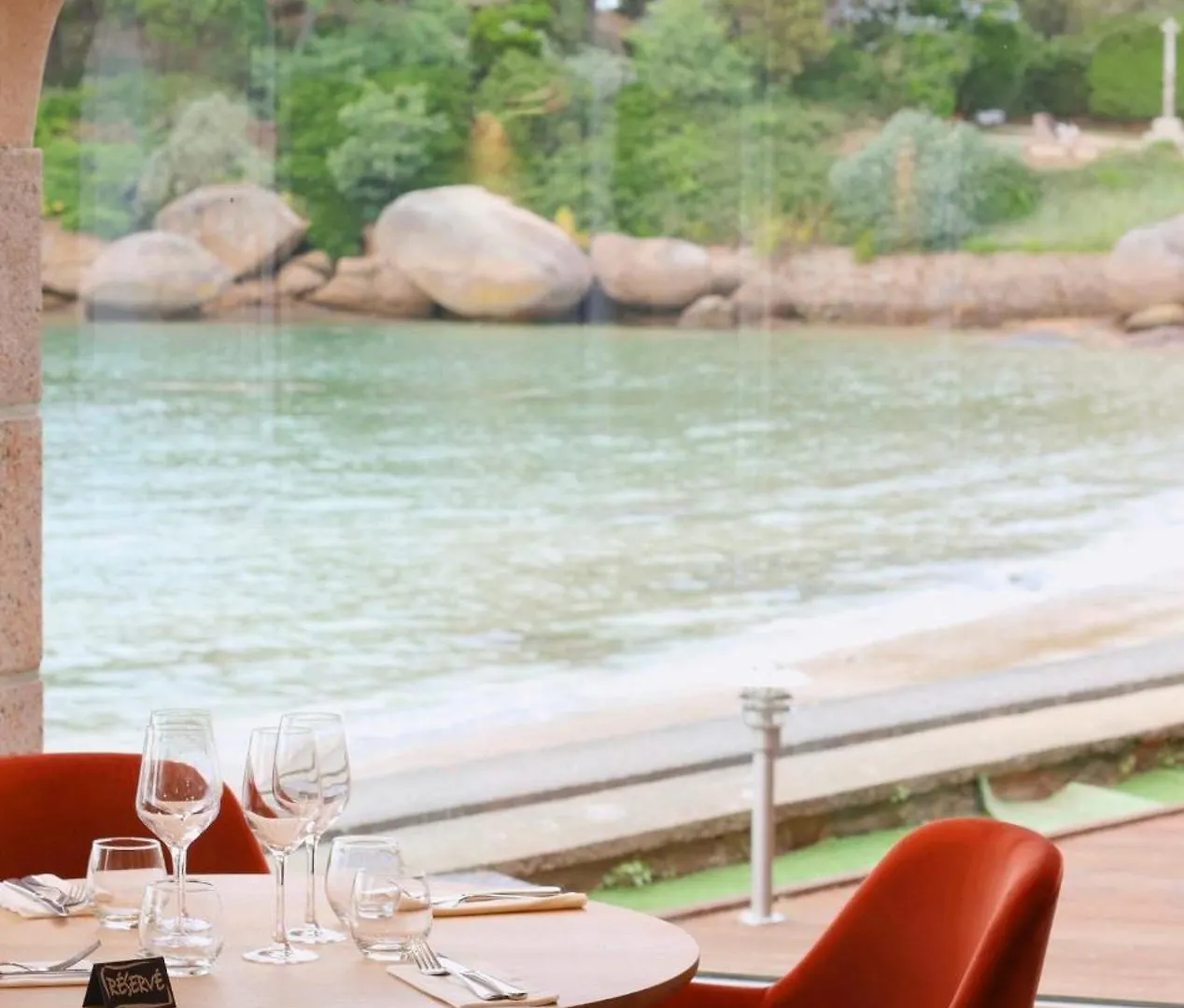 Logis Hotel Saint Guirec Et De La Plage Perros-Guirec