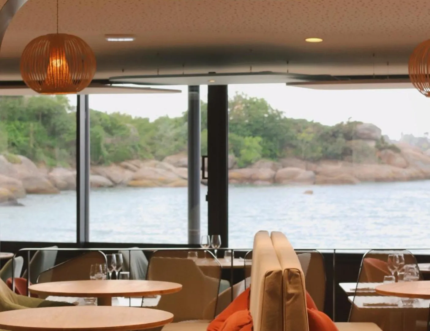 Logis Hotel Saint Guirec Et De La Plage Perros-Guirec 2*,  France