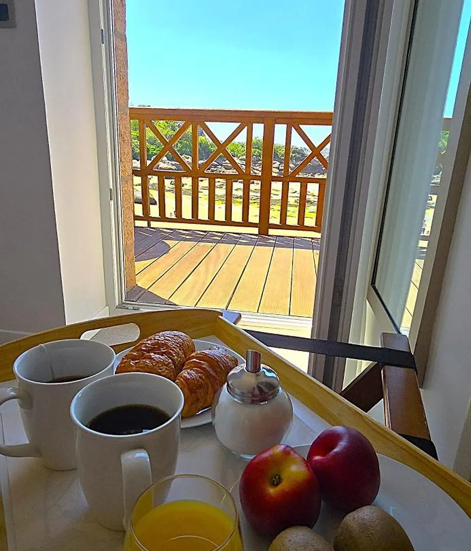 Logis Hotel Saint Guirec Et De La Plage Perros-Guirec 2*,