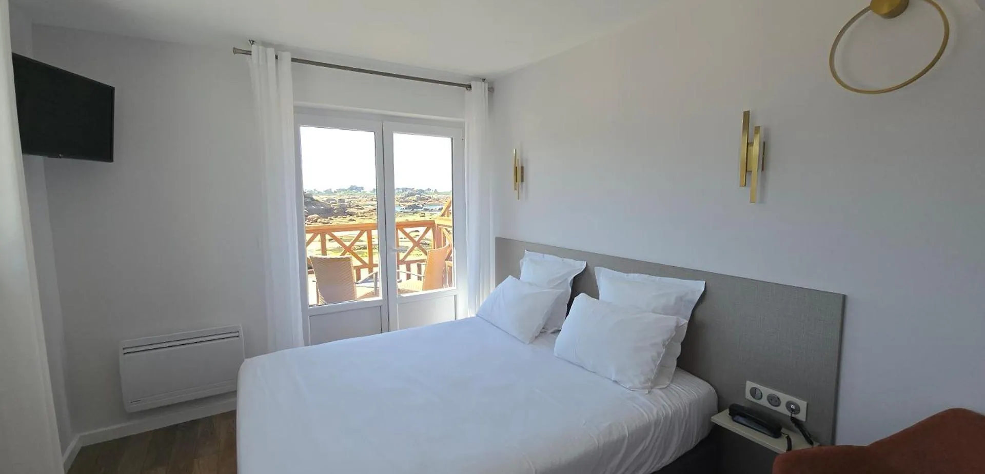 Logis Hotel Saint Guirec Et De La Plage Perros-Guirec