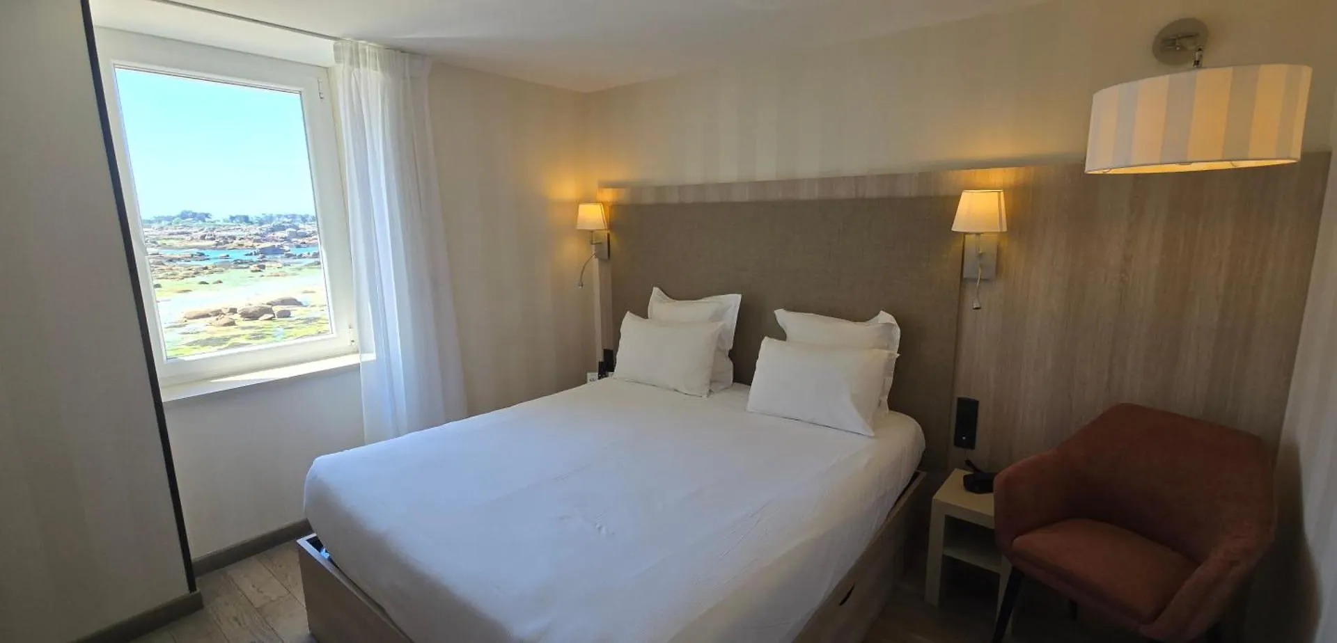 Logis Hotel Saint Guirec Et De La Plage Perros-Guirec