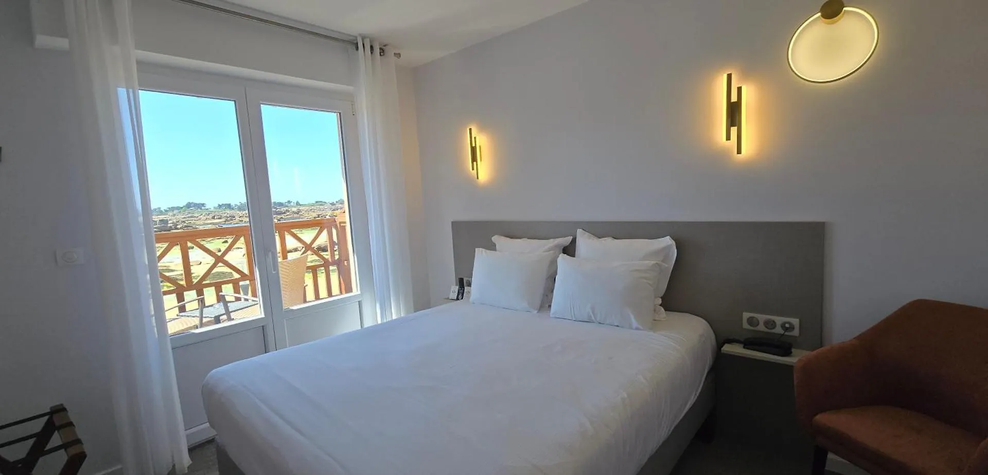 Logis Hotel Saint Guirec Et De La Plage Perros-Guirec