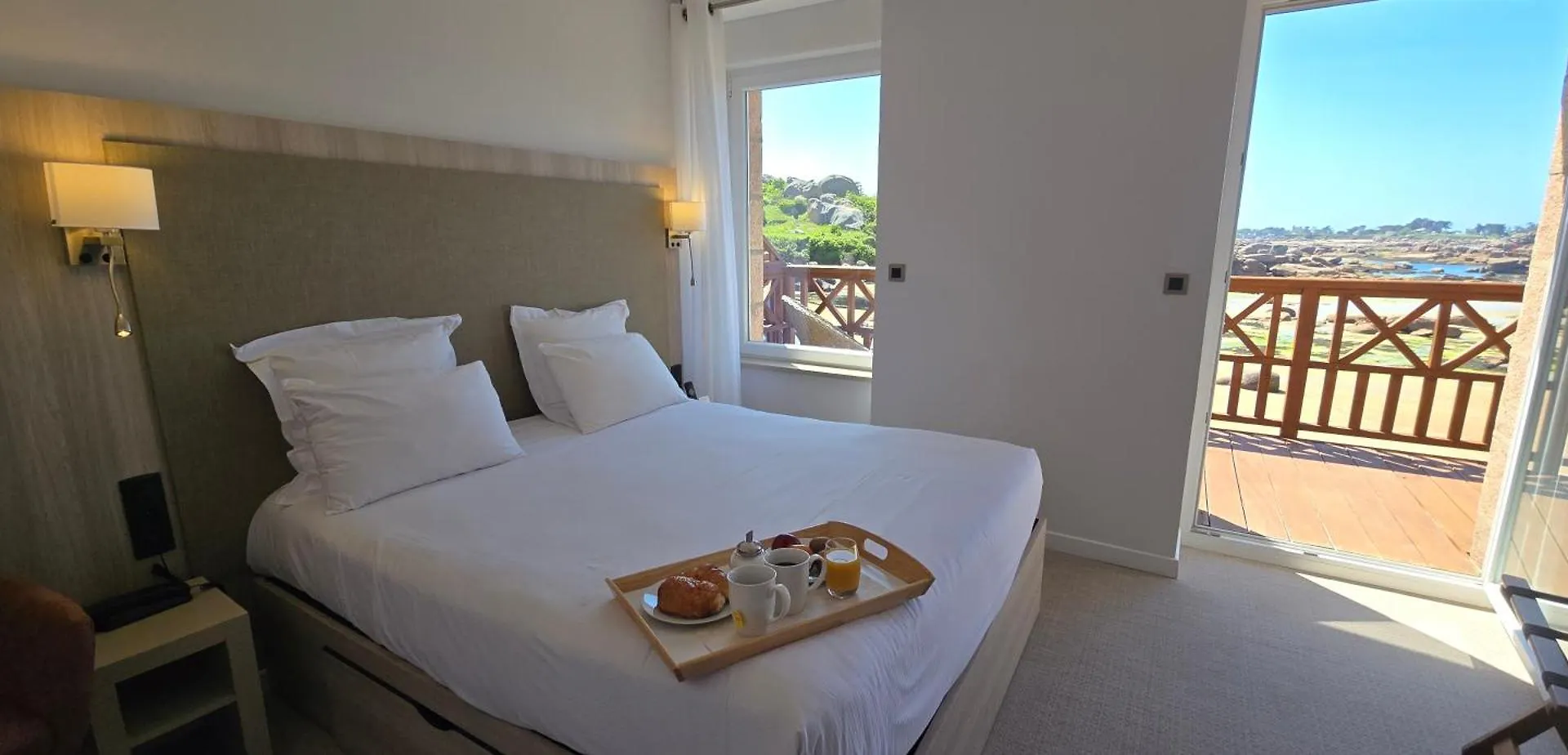 Logis Hotel Saint Guirec Et De La Plage Perros-Guirec