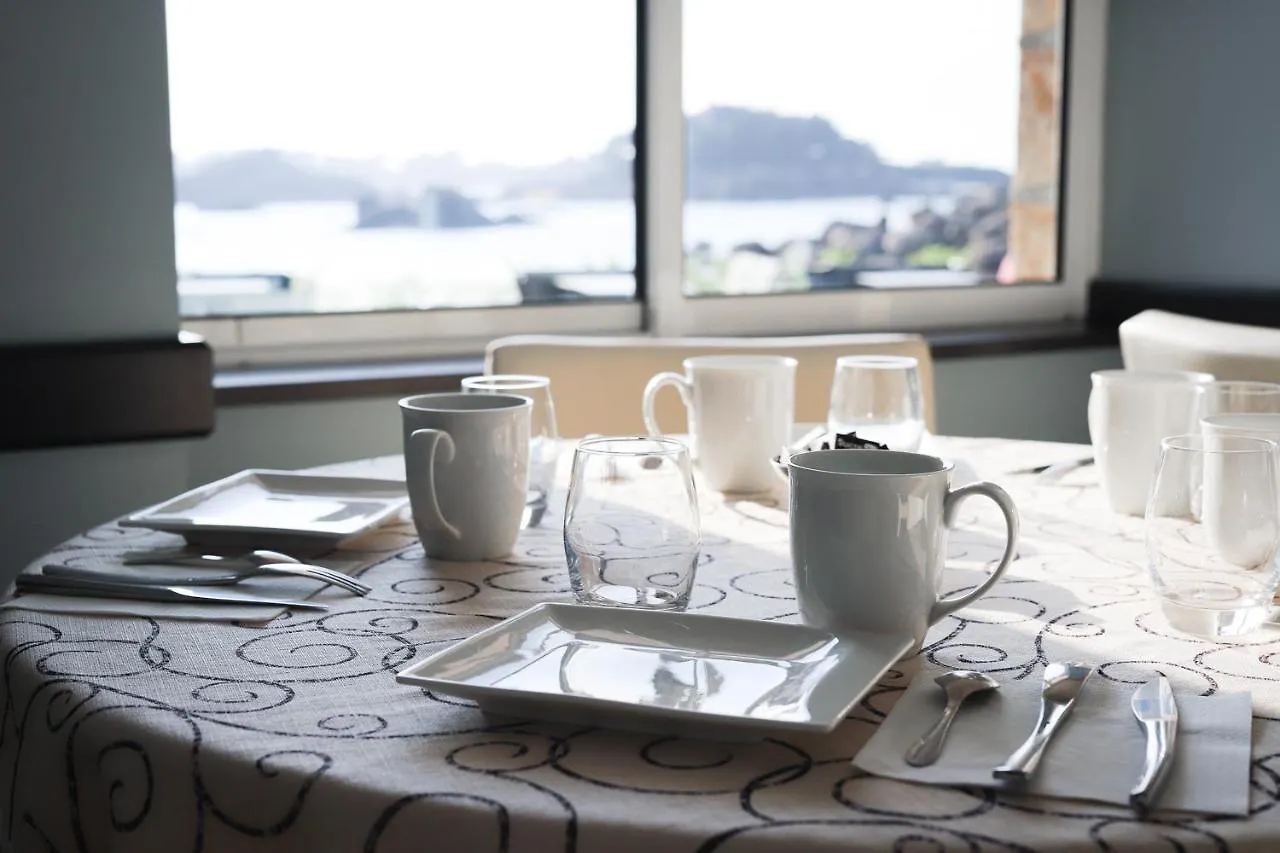 Logis Hotel Saint Guirec Et De La Plage Perros-Guirec